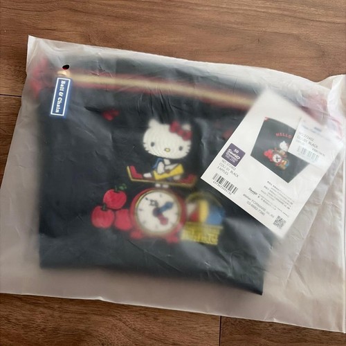 Borsa nera ricamata con